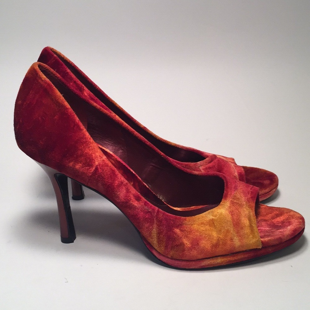 Gianni Bini Burgundy Velvet Peep Toe Pumps Sz 8.5 - Picture 2 of 8